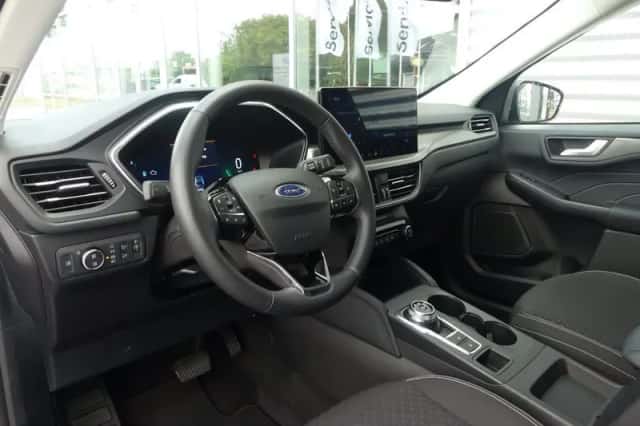 Ford Kuga (2024) thumbnail 3
