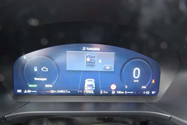 Ford Kuga (2024) thumbnail 4