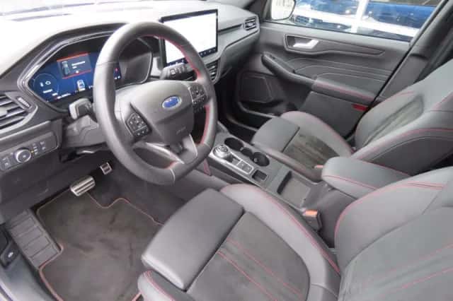 Ford Kuga (2024) thumbnail 5