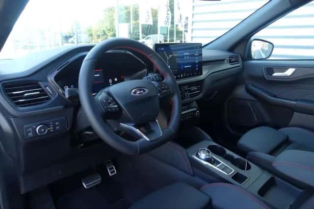 Ford Kuga (2025) thumbnail 3