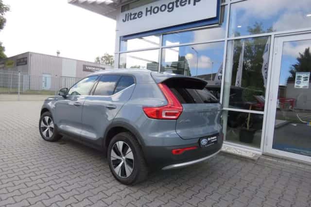 Volvo XC40 (2022) thumbnail 4