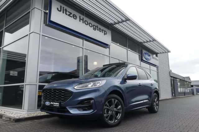 Ford Kuga (2022) thumbnail 1