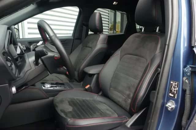 Ford Kuga (2022) thumbnail 4