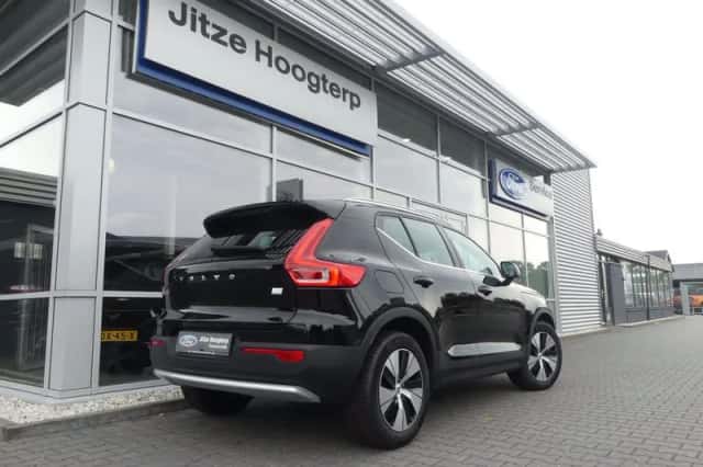 Volvo XC40 (2022) thumbnail 2