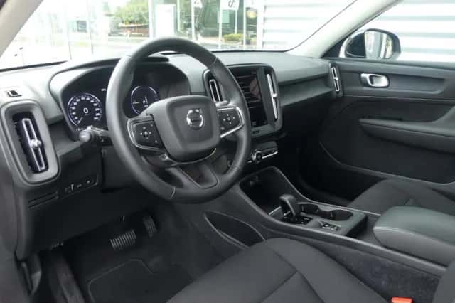 Volvo XC40 (2022) thumbnail 3