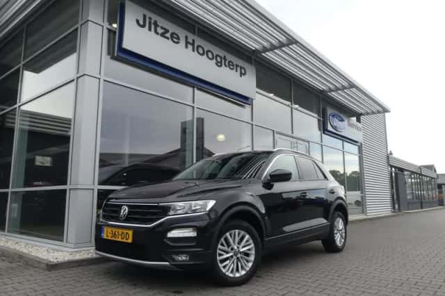 Volkswagen T-Roc (2021) thumbnail 1