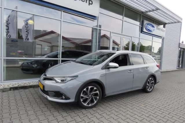 Toyota Auris (2018) thumbnail 1
