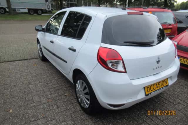 Renault Clio (2012) thumbnail 4