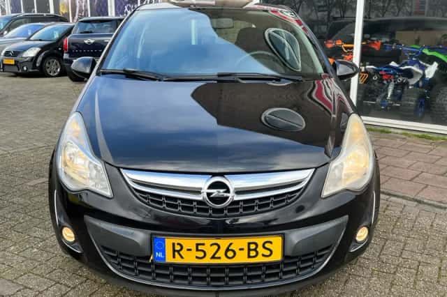 Opel Corsa (2011) thumbnail 5