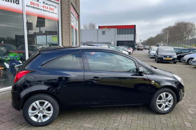 Opel Corsa (2011) thumbnail 6
