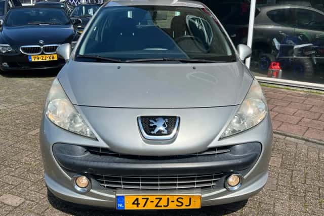 Peugeot 207 (2008) thumbnail 5