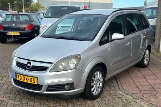 Opel Zafira (2007) thumbnail 4