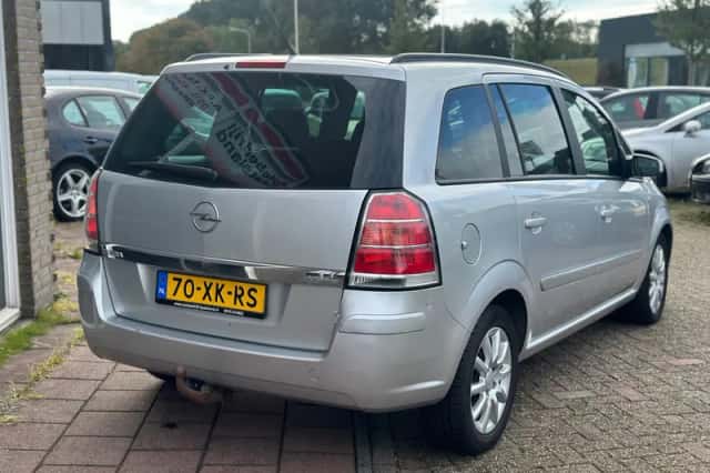 Opel Zafira (2007) thumbnail 5