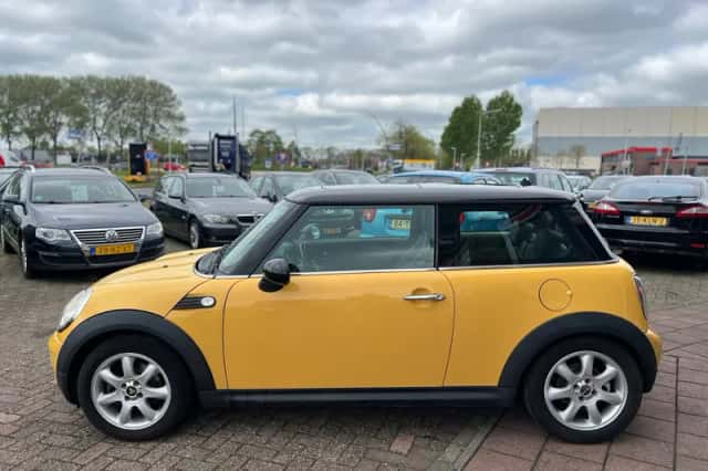 MINI Mini (2007) thumbnail 3