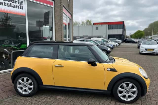MINI Mini (2007) thumbnail 4
