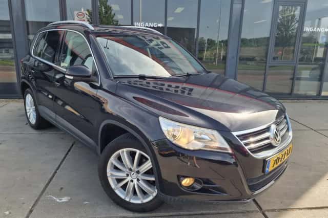 Volkswagen Tiguan (2008) thumbnail 3