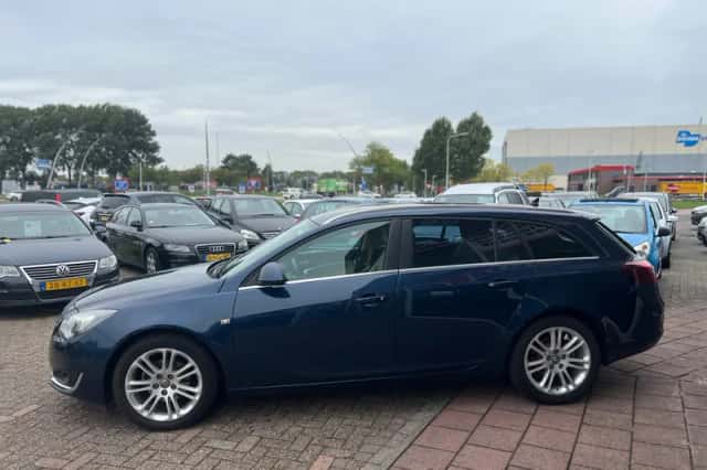 Opel Insignia Sports Tourer (2014) thumbnail 3