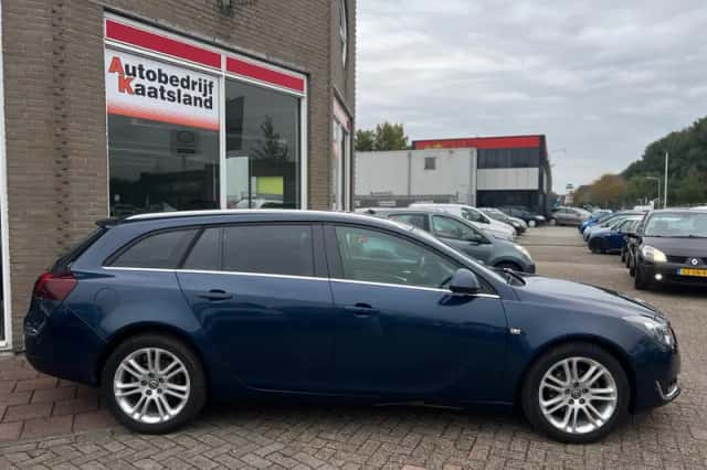 Opel Insignia Sports Tourer (2014) thumbnail 5