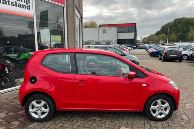Volkswagen Up! (2012) thumbnail 5