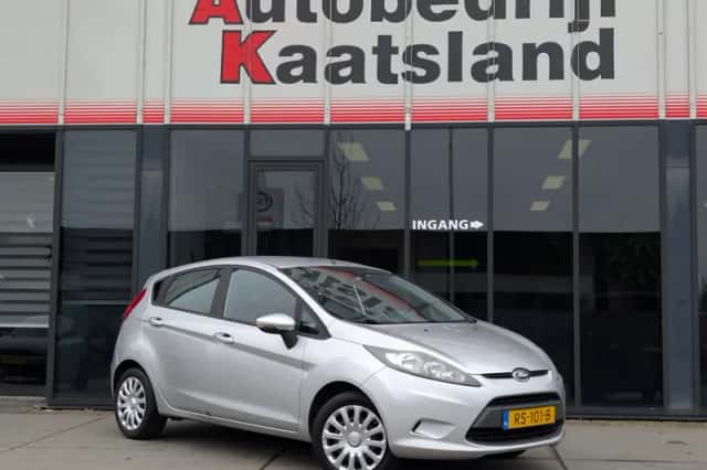Ford Fiesta (2009) thumbnail 2