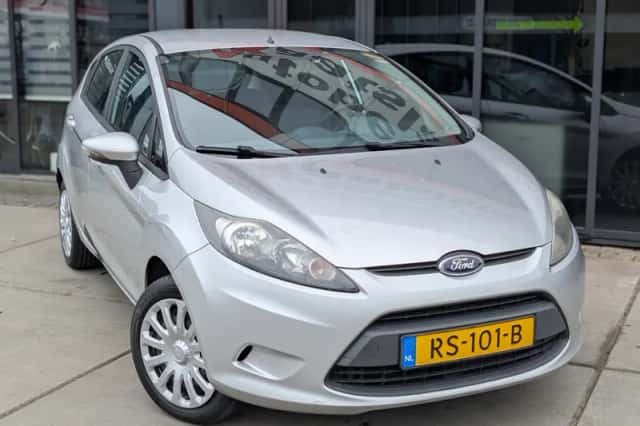 Ford Fiesta (2009) thumbnail 5