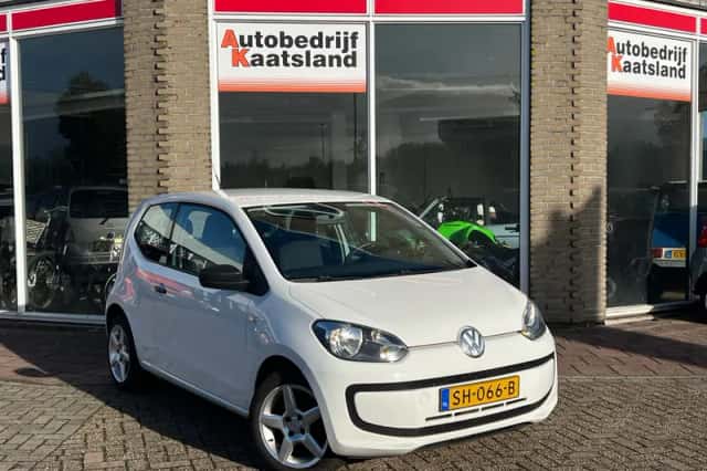 Volkswagen Up! (2012) thumbnail 2