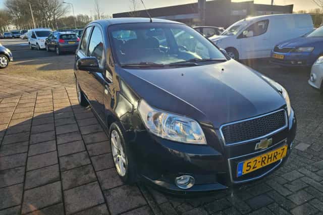 Chevrolet Aveo (2011) thumbnail 4