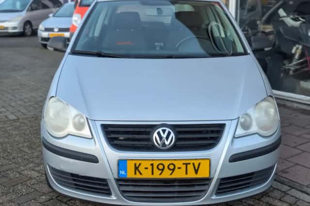 Volkswagen Polo (2006) thumbnail 3