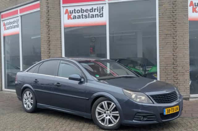 Opel Vectra (2007) thumbnail 2