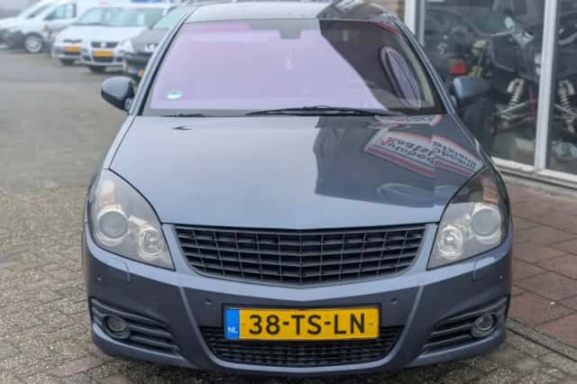 Opel Vectra (2007) thumbnail 3