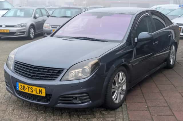 Opel Vectra (2007) thumbnail 4