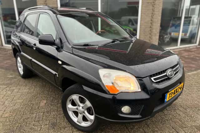 Kia Sportage (2010) thumbnail 3