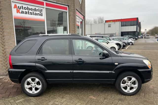 Kia Sportage (2010) thumbnail 6