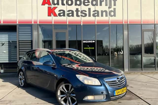 Opel Insignia Sports Tourer (2011) thumbnail 1