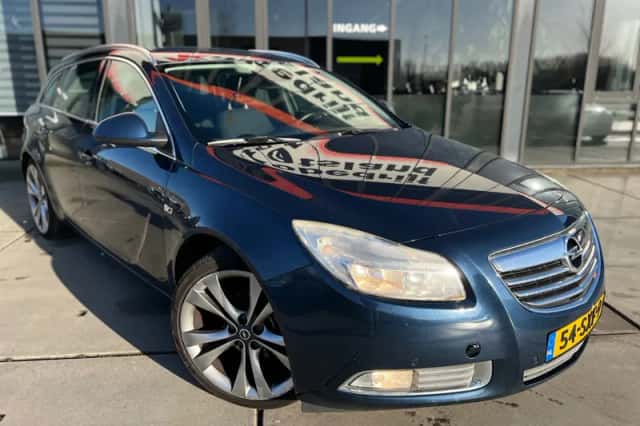Opel Insignia Sports Tourer (2011) thumbnail 3