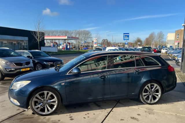 Opel Insignia Sports Tourer (2011) thumbnail 4