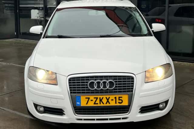 Audi A3 (2008) thumbnail 5