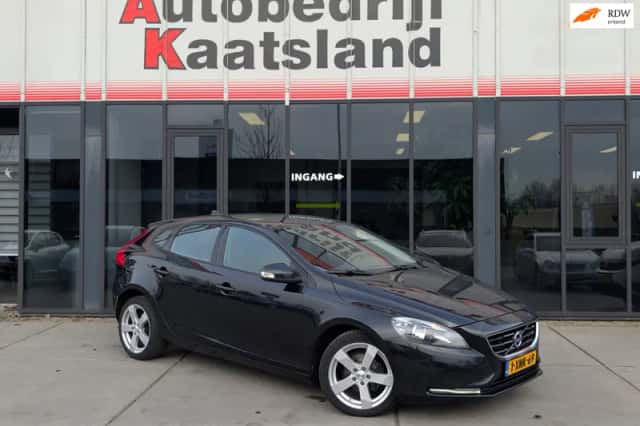 Volvo V40 (2014) thumbnail 2