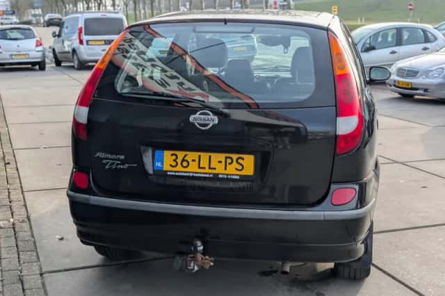Nissan Almera Tino (2003) thumbnail 5