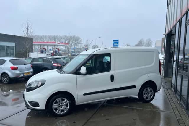 Fiat Doblò (2019) thumbnail 4