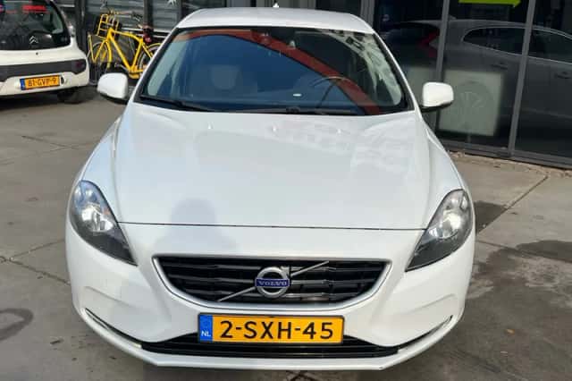 Volvo V40 (2013) thumbnail 4