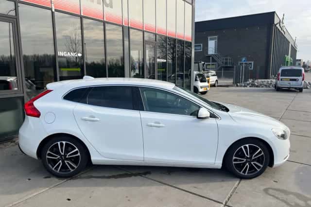 Volvo V40 (2013) thumbnail 5