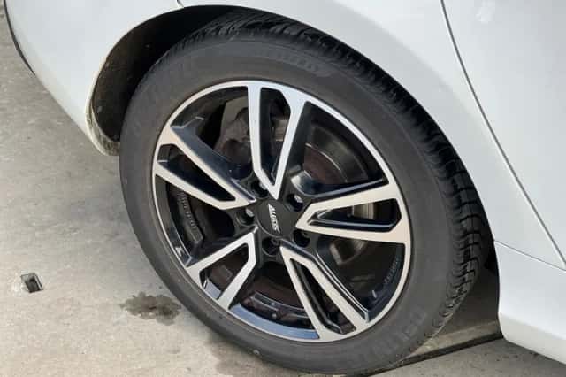 Volvo V40 (2013) thumbnail 6