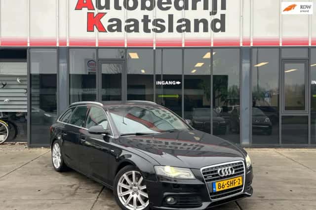 Audi A4 (2011) thumbnail 2