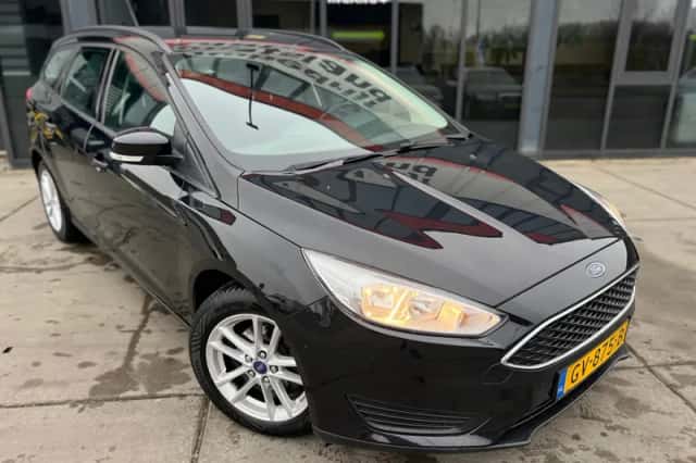 Ford Focus (2015) thumbnail 3