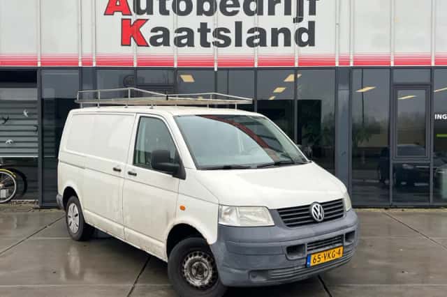 Volkswagen Transporter (2007) thumbnail 2