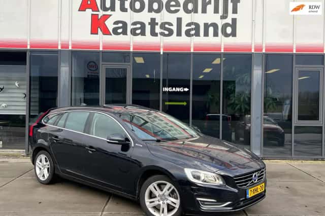 Volvo V60 (2014) thumbnail 2