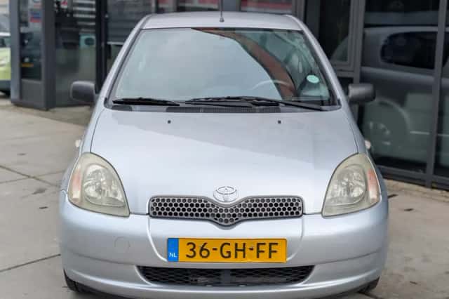 Toyota Yaris (2000) thumbnail 3