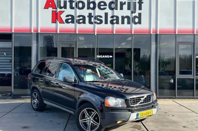 Volvo XC90 (2003) thumbnail 1