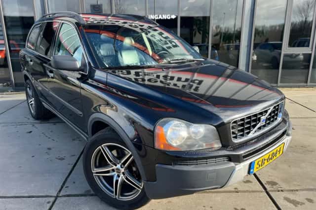 Volvo XC90 (2003) thumbnail 2